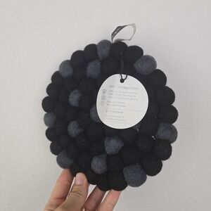 New Aveva 100% Wool Black Gray Small Round Trivet